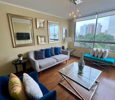 Santa Cruz Apartment | Apartamento Familiar Cerca Malecón Miraflores