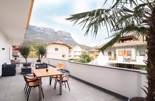St. Pauls Apartment | Apartment 'Peter Paul Terrasseapp Burgenblick' with Mountain View and Terrace