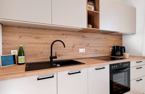 Termeno Sulla Strada del Vino Apartment | Apartment 'Anna' with Mountain View, Wi-Fi and Air Conditioning