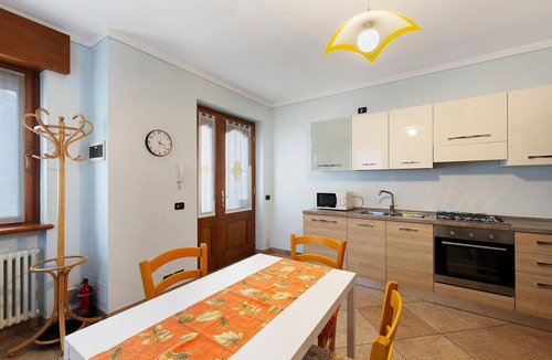 Santo Stefano di Cadore Apartment | Apartment 'Residence Le Ante - Piano Terra' with Mountain View, Shared Garden and Balcony