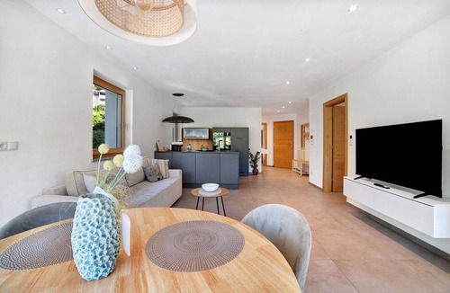 Salonetto Apartment | Apartment 'Sina' with Mountain View, Private Terrace and Wi-Fi