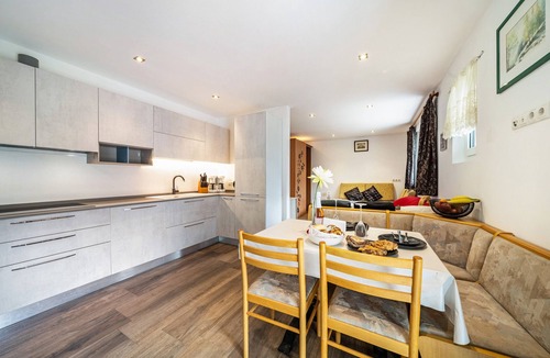 San Leonardo in Passiria Apartment | Apartment "Haus Reimon Monika" with Mountain View & Wi-Fi