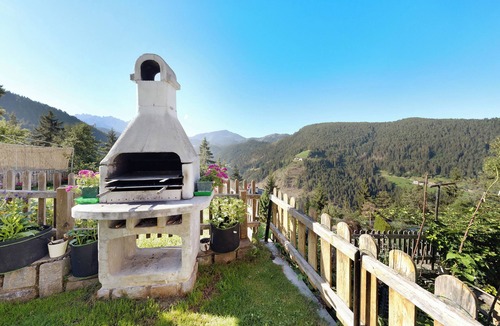 Cornedo All'isarco Apartment | 'Apartment Panorama' with Mountain View, Garden & Wi-Fi