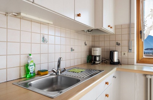 Tirolo Apartment | Apartment 1 Lindebauer in Tyrol – Mountain View, Balcony, Wi-Fi