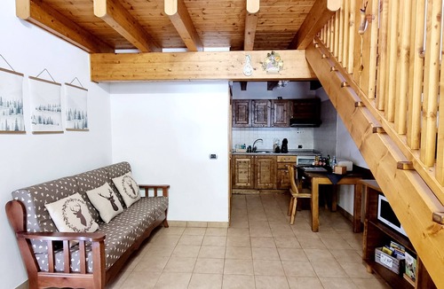 Pinzolo Apartment | Apartment 'Adamello 12' with Wi-Fi
