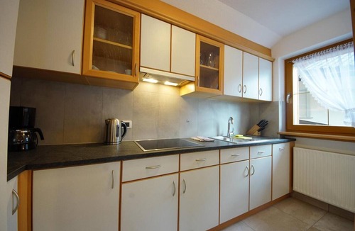 Longiaru Apartment | Apartment 'Agriturismo Grones' with Mountain View, Shared Terrace and Wi-Fi