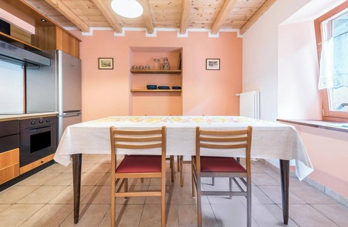 Canale di Tenno Apartment | Apartment Agriturismo "Al Gallo Nero Rosso" near Lake Garda with Garden & Wi-Fi