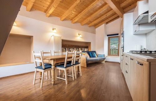 Canale di Tenno Apartment | Apartment "Agriturismo Al Gallo Nero La Torre" near Lake Garda with Garden
