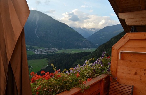 Campo Tures Apartment | Apartment 'Alpenblau' with Mountain View, Balcony and Wi-Fi