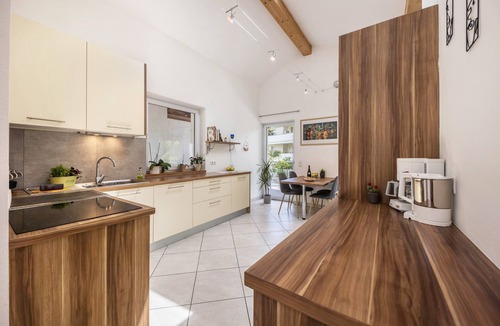 St. Michael/San Michele Apartment | Apartment 'Angerblick' with Mountain View, Private Terrace and Wi-Fi - Vacation on the farm