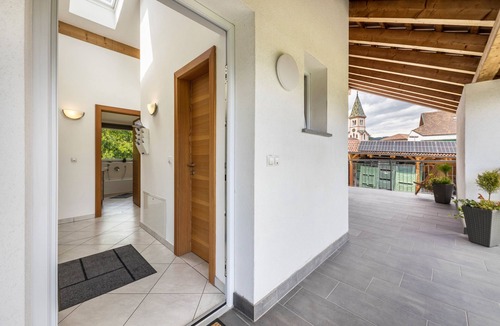 St. Michael/San Michele Apartment | Apartment 'Angerblick' with Mountain View, Private Terrace and Wi-Fi - Vacation on the farm