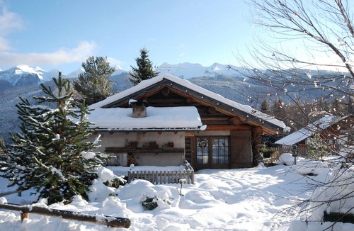 Bellamonte Apartment | Apartment 'Appartamento Tabià In Baita Lor' with Mountain View, Shared Garden and Wi-Fi