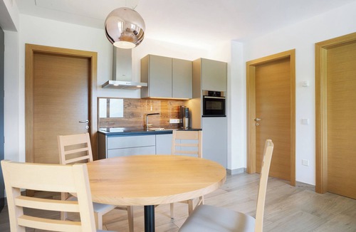 Tramin Apartment | Apartment 'Bacchushof Lagrein' with Mountain View, Balcony and shared Pool