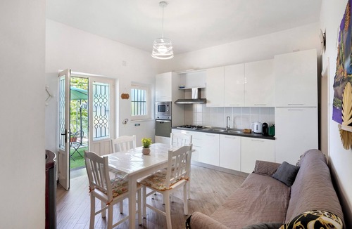 Agerola Apartment | Apartment 'Bella Veduta Luna' with Sea and Mountain View, Wi-Fi and Air Conditioning