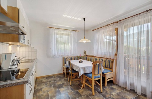 Racines Apartment | Apartment 'Buche' with Mountain View, Private Garden and Wi-Fi