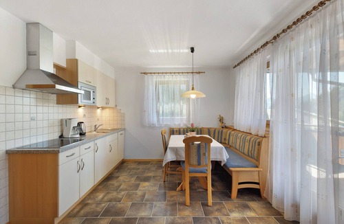 Racines Apartment | Apartment 'Buche' with Mountain View, Private Garden and Wi-Fi