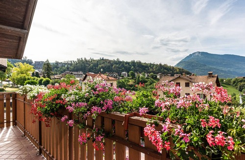San Lorenzo in Banale Apartment | Apartment 'Cima Brenta' with Wi-Fi
