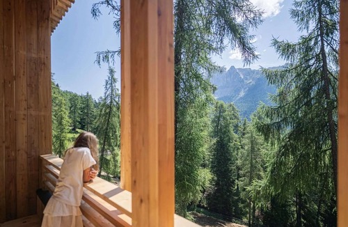Funes Apartment | Apartment 'Calma' with Lake View, Shared Terrace and Wi-Fi