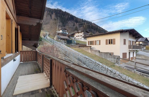 Strembo Apartment | Apartment 'Carla, Strembo' with Balcony and Wi-Fi