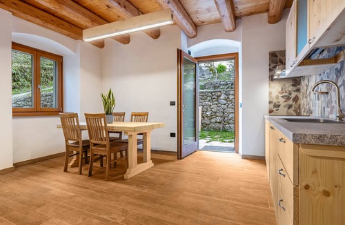 Ville del Monte Apartment | Apartment 'Casa Al Mulino 2' with Mountain View, Shared Garden and Wi-Fi