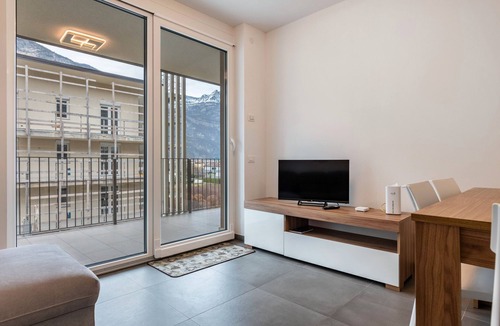 Vela Apartment | Apartment 'Casa Canova- Free Parking' with Mountain View, Private Terrace and Wi-Fi