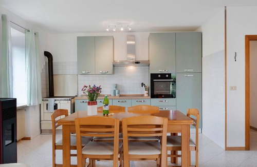 Romeno Apartment | Apartment 'Casa Del Sole, Relax E Natura' with Mountain View, Private Garden and Wi-Fi