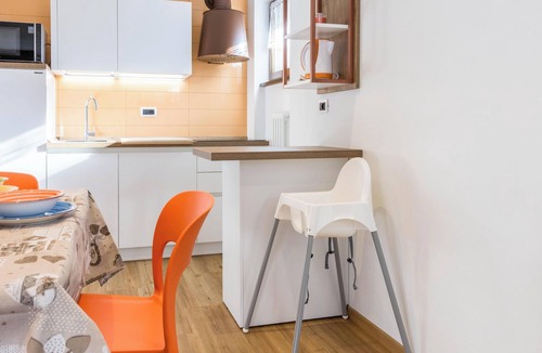 Alba Apartment | Apartment "Casa Muffolina" with Mountain View, Balcony & Wi-Fi