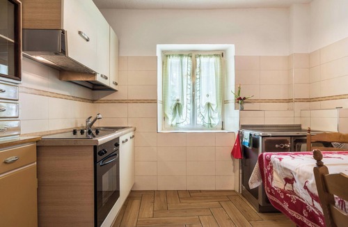 Sicina Apartment | Apartment "Casa Sicina Alberto" with Mountain View, Wi-Fi & Balcony