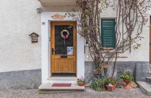 Sicina Apartment | Apartment "Casa Sicina Alberto" with Mountain View, Wi-Fi & Balcony