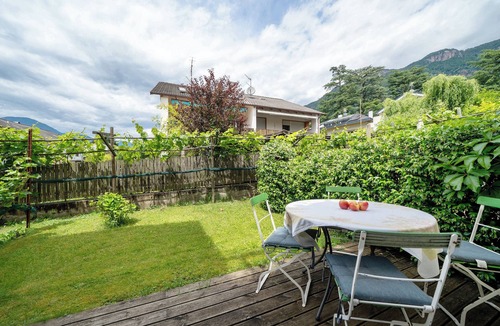 Terlano Apartment | Apartment 'Das Landhaus Apt Pink Lady' with Mountain View, Private Terrace and Wi-Fi