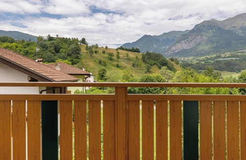 Ponte Arche Apartment | Apartment 'Dimora Fucine 33 - Casa Doppia' with Mountain View, Balcony and Wi-Fi