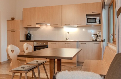 Villandro Apartment | Apartment 'Dolomiten' with Mountain View, Shared Garden and Wi-Fi