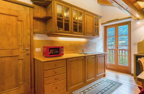 Bocenago Apartment | Apartment 'Dolomiti Deluxe - Bocenago' with Mountain View, Balcony and Wi-Fi