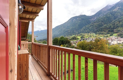 Bocenago Apartment | Apartment 'Dolomiti Deluxe - Bocenago' with Mountain View, Balcony and Wi-Fi