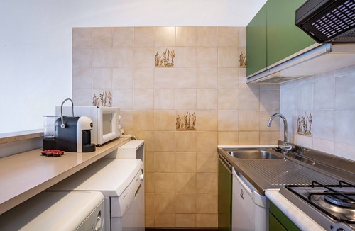Calceranica al Lago Apartment | Apartment 'Garden Alle Barche - Angela 3' with Lake View, Shared Garden and Wi-Fi