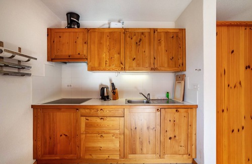 Caines Apartment | Apartment "Gasserhof Edelrot" with Mountain View, Shared Pool & Wi-Fi