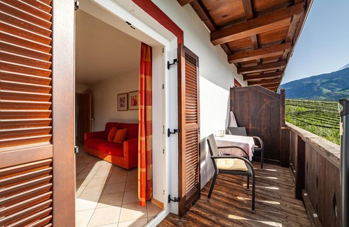 Caines Apartment | Apartment "Gasserhof Edelrot" with Mountain View, Shared Pool & Wi-Fi