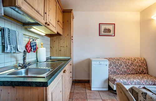 Gionghi-Cappella Apartment | Apartment 'Giongo Residence Aparthotel 101' with Mountain View, Shared Terrace and Wi-Fi