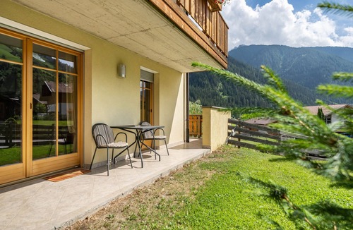 Pracupola Apartment | Apartment Hotel 'Naturresidenz Theistadl Apt 101' with Lake View, Garden & Wi-Fi