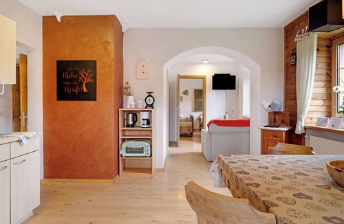 Aldino Apartment | Apartment Huanzhof Schwarzhorn with Mountain View, Garden & Terrace