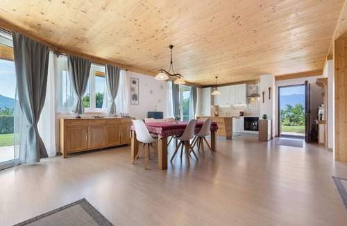 Trambileno Apartment | Apartment 'Il Biancospino' with Mountain View, Private Garden and Wi-Fi