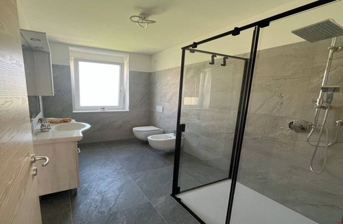 Taio Apartment | Apartment 'Il Nido Dell'Ape' with Mountain View, Private Terrace and Shared Garden