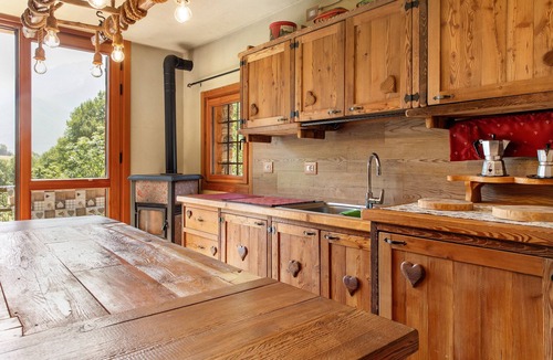 Monno Apartment | Apartment in Chalet 'Open Space Deluxe' with Mountain View and Private Garden