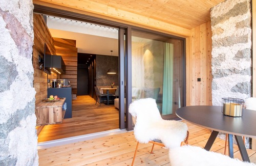Postal Apartment | Apartment "Innerbachlerhof Laugen" with Wi-Fi, Air Conditioning, Garden & Pool