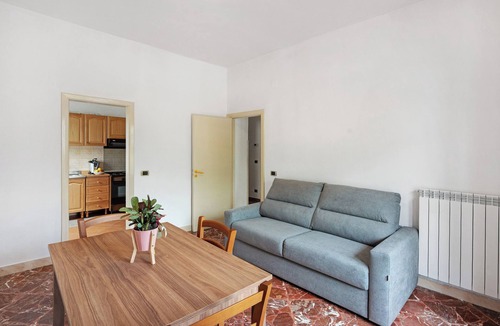 Bomerano Apartment | Apartment 'Ischia Con Terrazza' with Private Terrace, Shared Garden and Wi-Fi