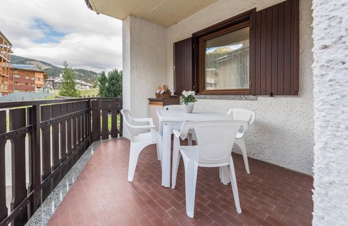 Palu Apartment | Apartment "Casa Ferrazza Michelle" with Mountain View, Wi-Fi & Balcony