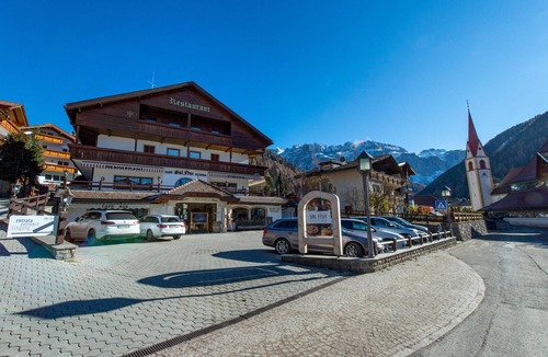 Selva di Val Gardena Apartment | Apartments Sal Feur 154A