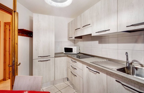 Valtellina Apartment | Apartment 'A Due Passi Valdidentro' near Ski Lifts with Mountain View & Wi-Fi