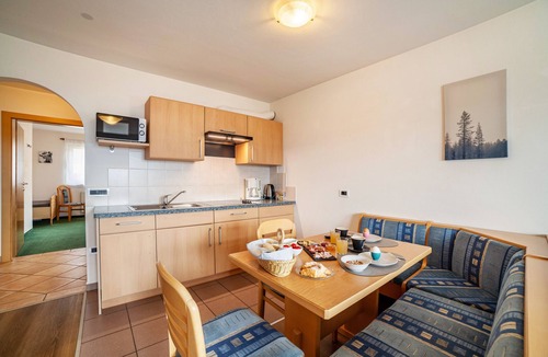 Meltina Apartment | Apartment 'Klausthaler Ferienwohnung B' with Mountain View, Shared Terrace and Wi-Fi