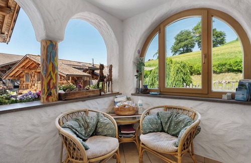 Molten Apartment | Apartment 'Kornblume' with Mountain View, Shared Garden and Wi-Fi